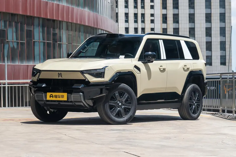 Dongfeng M817 — пример автомобиля с китайского рынка; комплектация выбранного объявления может отличаться