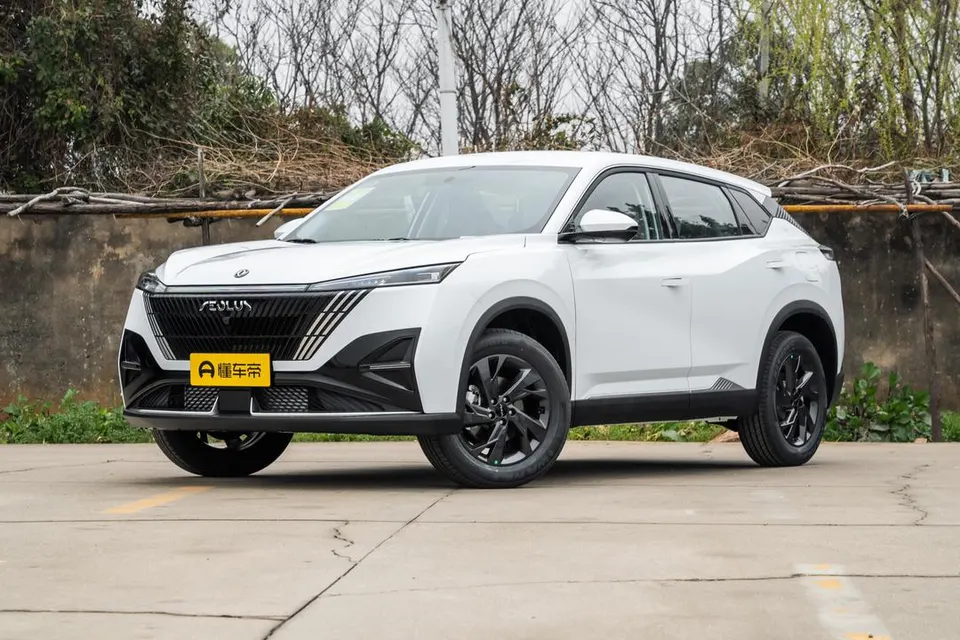 Dongfeng Aeolus Haohan — пример автомобиля с китайского рынка; комплектация выбранного объявления может отличаться