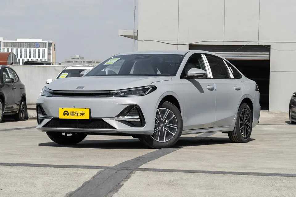 Geely Galaxy A7 EM — пример автомобиля с китайского рынка; комплектация выбранного объявления может отличаться