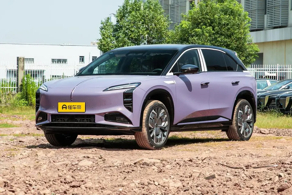 Hongqi Tiangong 08 — пример автомобиля с китайского рынка; комплектация выбранного объявления может отличаться