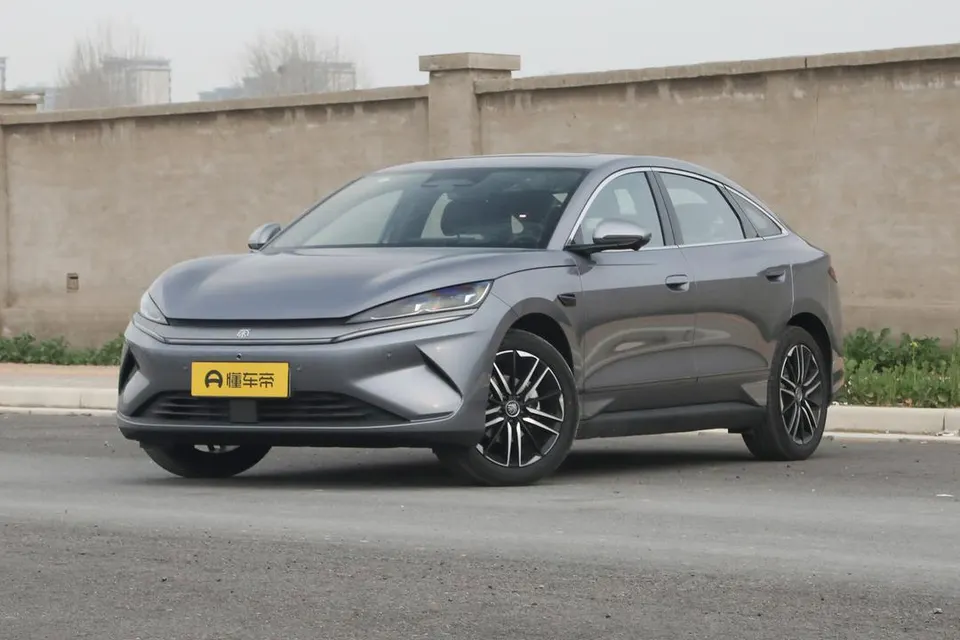 BYD Qin L EV — пример автомобиля с китайского рынка; комплектация выбранного объявления может отличаться