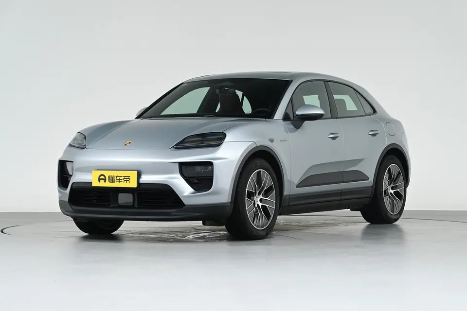 Porsche Macan EV — пример автомобиля с китайского рынка; комплектация выбранного объявления может отличаться