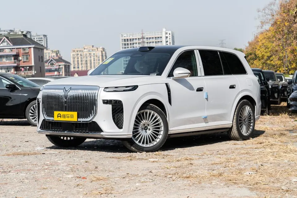 Voyah Taishan PHEV — пример автомобиля с китайского рынка; комплектация выбранного объявления может отличаться