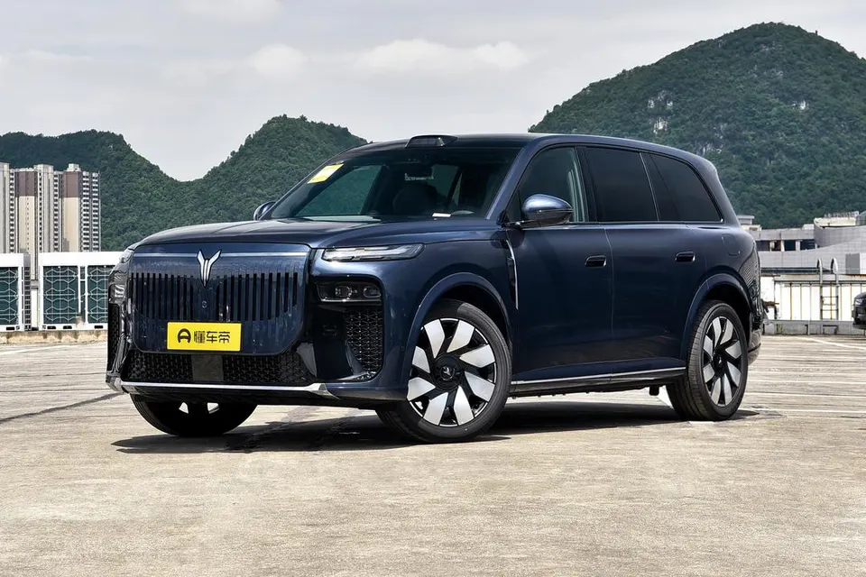 Voyah Taishan X8 PHEV — пример автомобиля с китайского рынка; комплектация выбранного объявления может отличаться