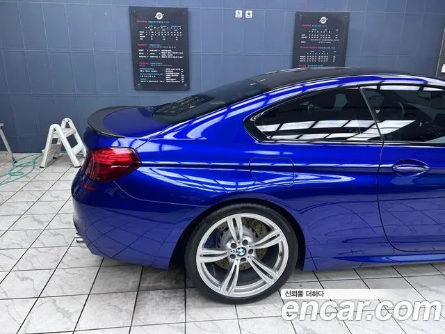 BMW M6 — пример автомобиля с корейского рынка; комплектация выбранного объявления может отличаться