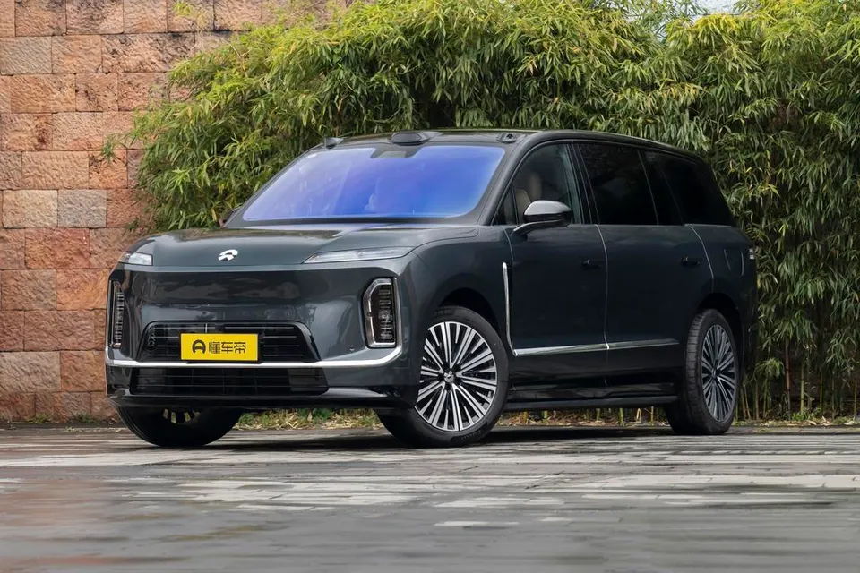 NIO ES9 — пример автомобиля с китайского рынка; комплектация выбранного объявления может отличаться