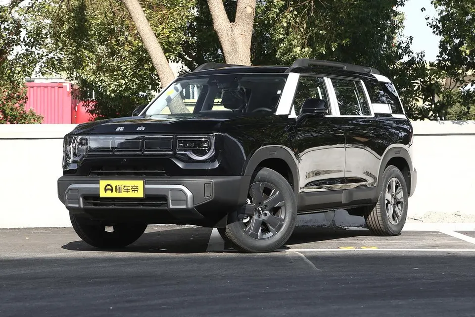 BAIC BJ BJ30 — пример автомобиля с китайского рынка; комплектация выбранного объявления может отличаться