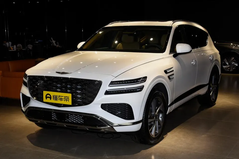 Genesis GV80 — пример автомобиля с китайского рынка; комплектация выбранного объявления может отличаться