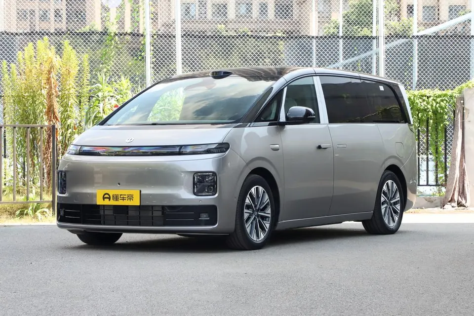 Leapmotor D99 — пример автомобиля с китайского рынка; комплектация выбранного объявления может отличаться