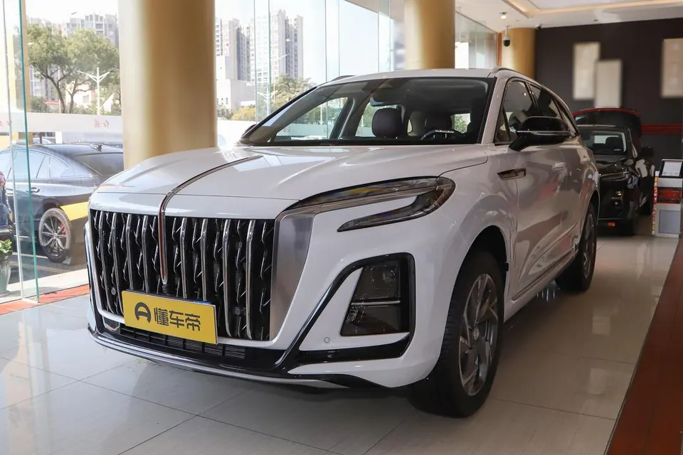 Hongqi HS3 PHEV — пример автомобиля с китайского рынка; комплектация выбранного объявления может отличаться