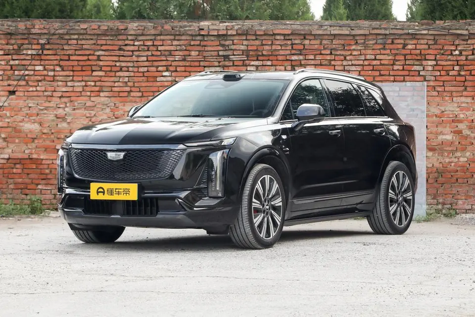 Cadillac XT5 PHEV — пример автомобиля с китайского рынка; комплектация выбранного объявления может отличаться