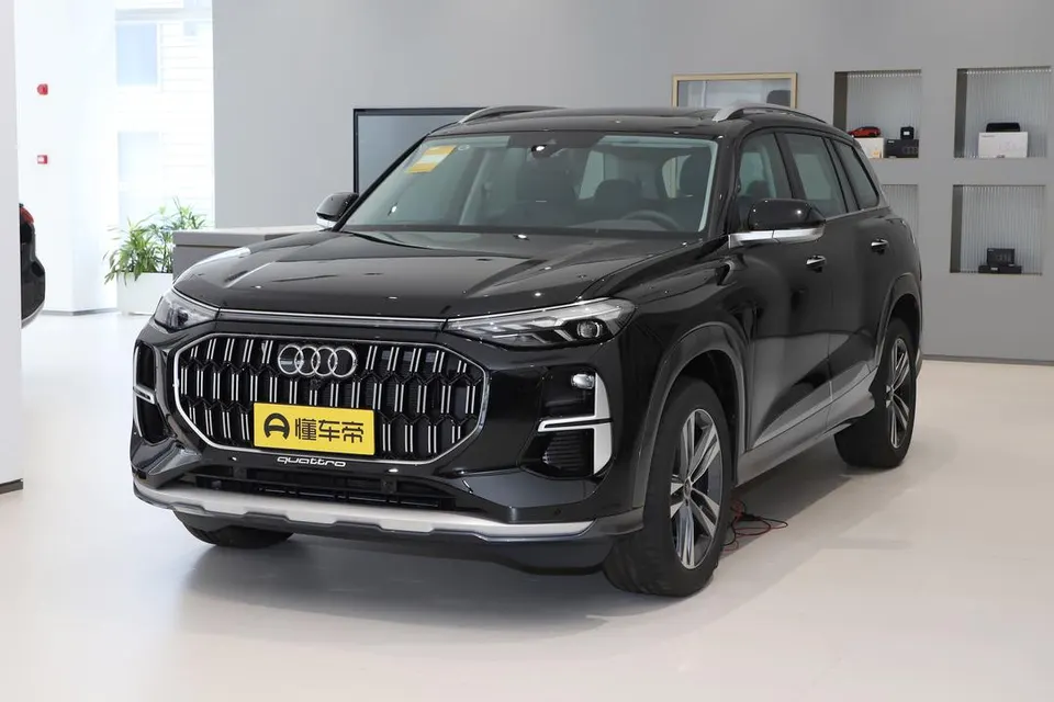 Audi Q6 — пример автомобиля с китайского рынка; комплектация выбранного объявления может отличаться