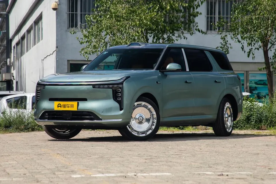 IM Motors LS8 — пример автомобиля с китайского рынка; комплектация выбранного объявления может отличаться