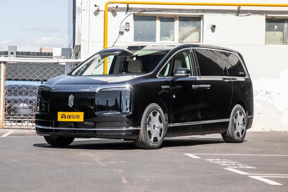 Maextro V680 — пример автомобиля с китайского рынка; комплектация выбранного объявления может отличаться