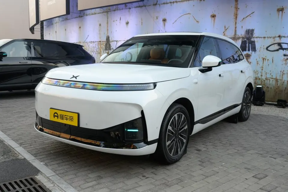 XPeng G9L — пример автомобиля с китайского рынка; комплектация выбранного объявления может отличаться
