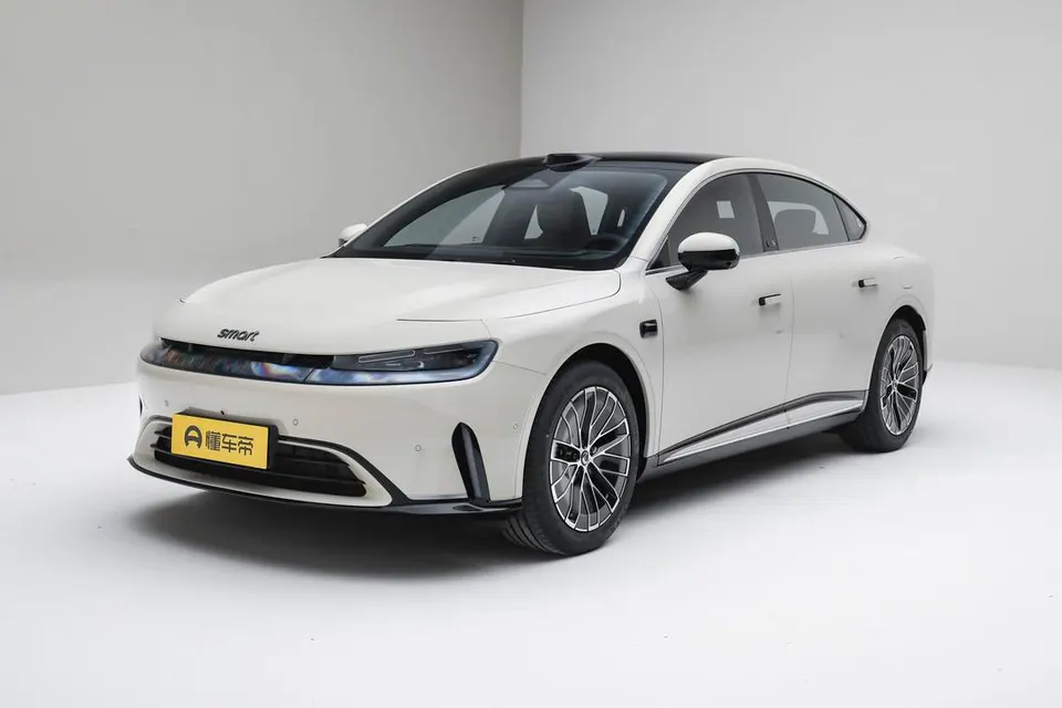 Smart #6 EHD Super Hybrid — пример автомобиля с китайского рынка; комплектация выбранного объявления может отличаться