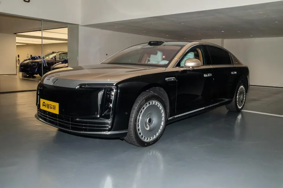 Maextro S800 — пример автомобиля с китайского рынка; комплектация выбранного объявления может отличаться