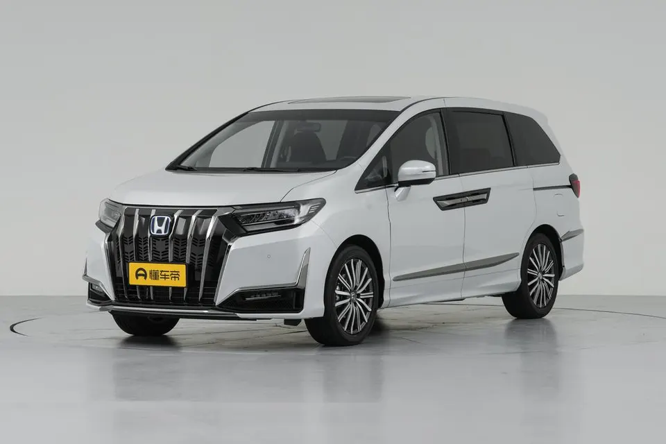 Honda Elysion — пример автомобиля с китайского рынка; комплектация выбранного объявления может отличаться