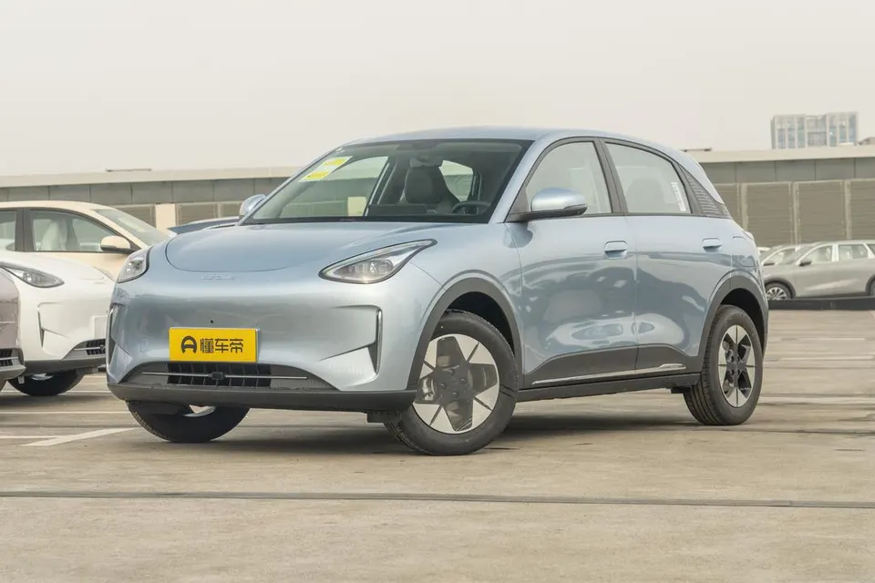Geely Galaxy Xingyuan — пример автомобиля с китайского рынка; комплектация выбранного объявления может отличаться