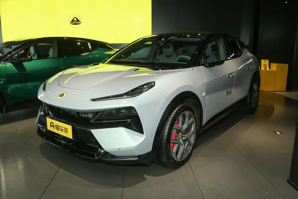 Lotus ForMe — пример автомобиля с китайского рынка; комплектация выбранного объявления может отличаться