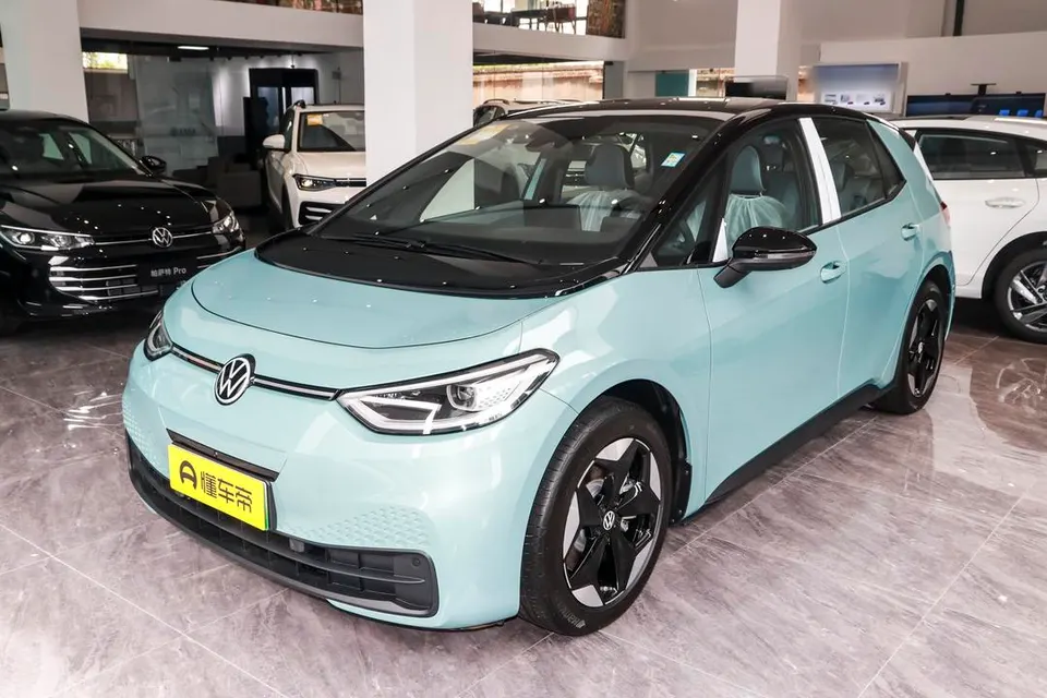Volkswagen ID.3 — пример автомобиля с китайского рынка; комплектация выбранного объявления может отличаться
