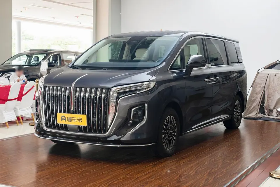 Hongqi HQ9 PHEV — пример автомобиля с китайского рынка; комплектация выбранного объявления может отличаться