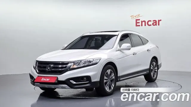 Honda Crosstour — пример автомобиля с корейского рынка; комплектация выбранного объявления может отличаться