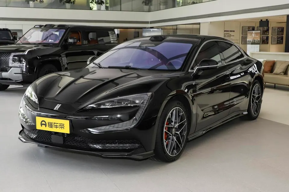 BYD Yangwang Yangwang U7 EV — пример автомобиля с китайского рынка; комплектация выбранного объявления может отличаться