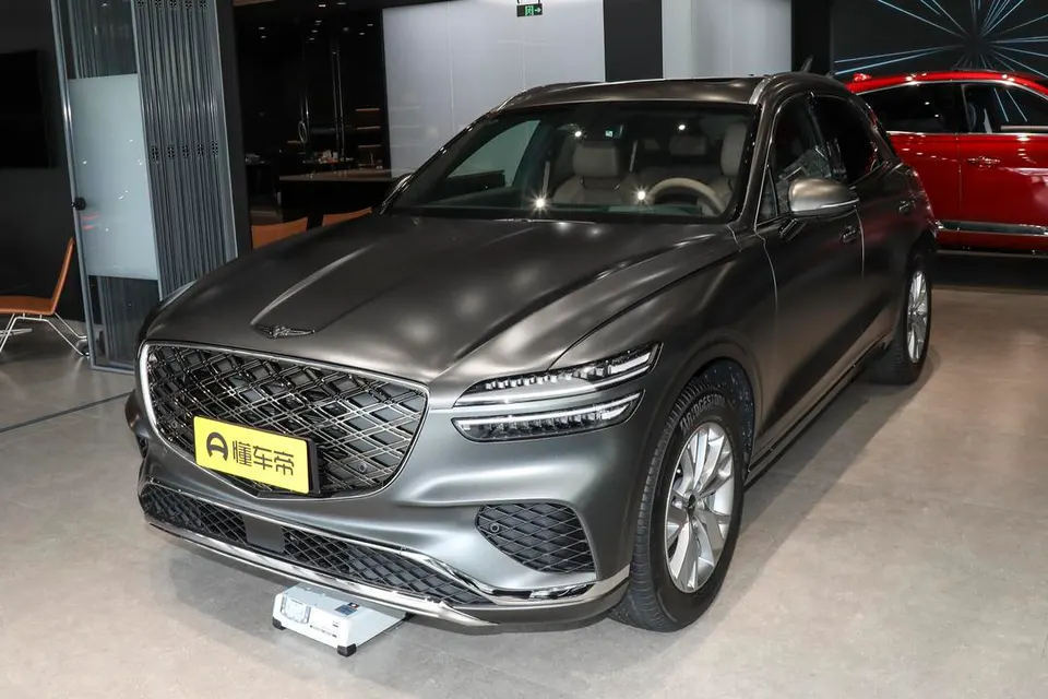 Genesis GV70 — пример автомобиля с китайского рынка; комплектация выбранного объявления может отличаться