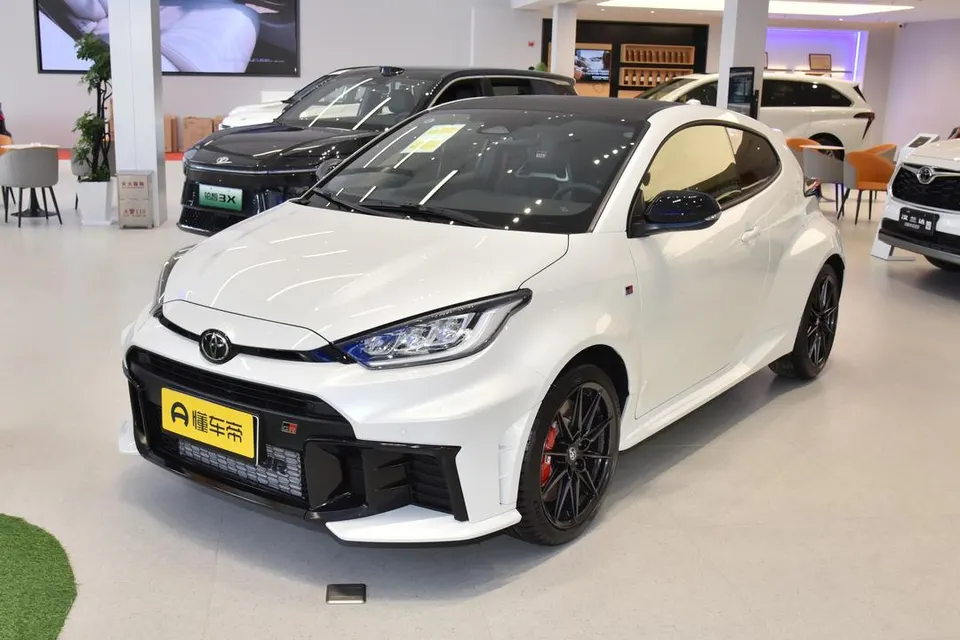 Toyota GR YARIS — пример автомобиля с китайского рынка; комплектация выбранного объявления может отличаться