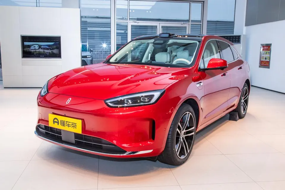AITO M5 — пример автомобиля с китайского рынка; комплектация выбранного объявления может отличаться