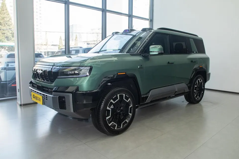 BYD Leopard (Fangchengbao) Bao 8 — пример автомобиля с китайского рынка; комплектация выбранного объявления может отличаться