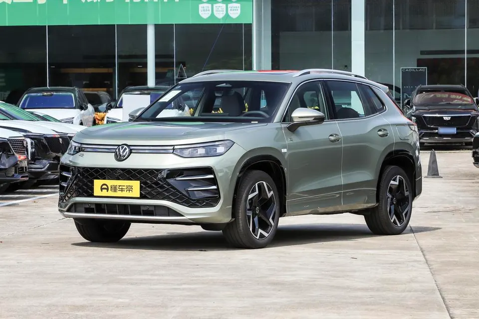 Volkswagen Tayron L PHEV — пример автомобиля с китайского рынка; комплектация выбранного объявления может отличаться