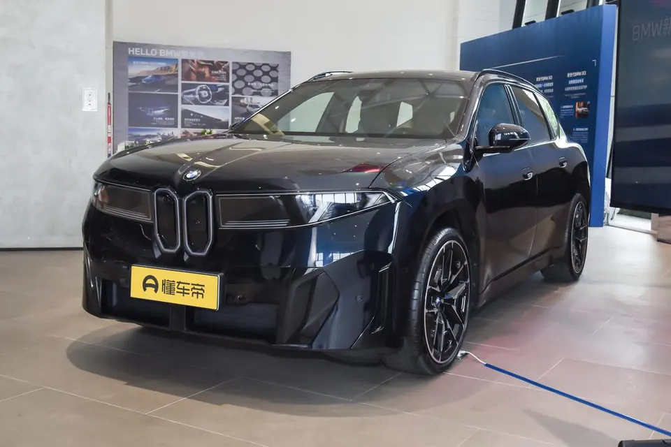 BMW iX3 — пример автомобиля с китайского рынка; комплектация выбранного объявления может отличаться