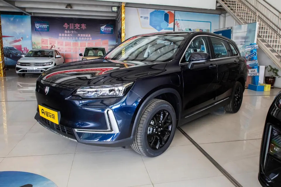 Skywell EV6 — пример автомобиля с китайского рынка; комплектация выбранного объявления может отличаться