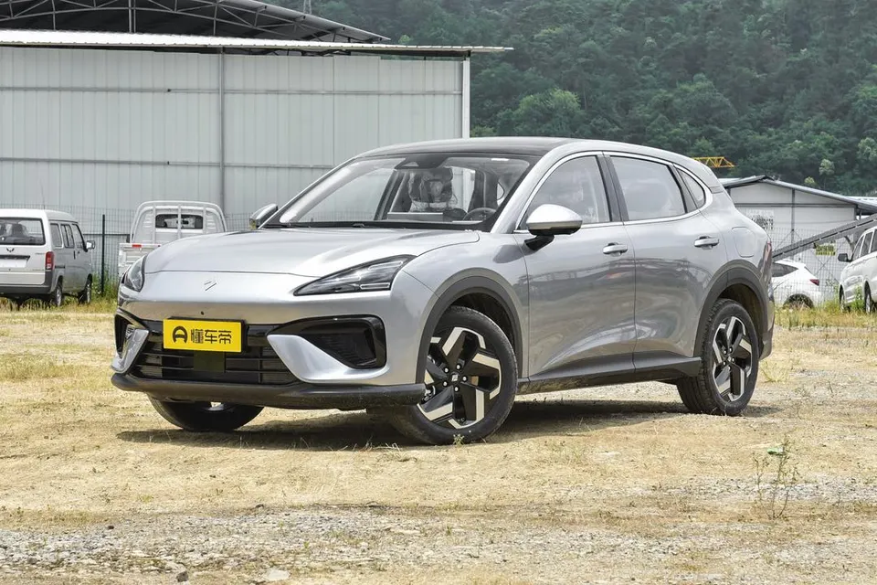 Baojun Yunhai PHEV — пример автомобиля с китайского рынка; комплектация выбранного объявления может отличаться