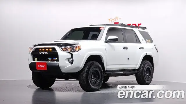 Toyota 4Runner — пример автомобиля с корейского рынка; комплектация выбранного объявления может отличаться