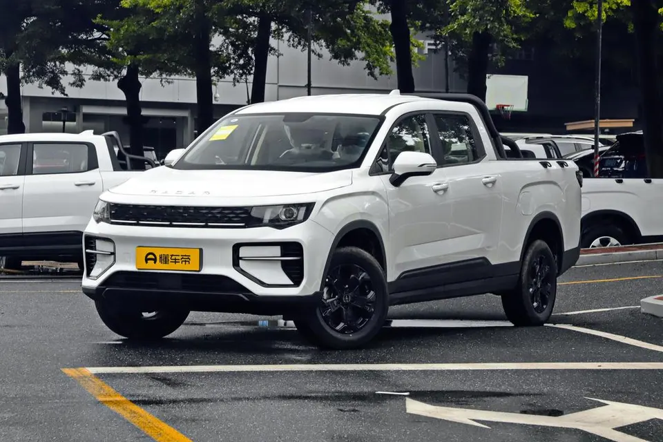 Geely Radar King Kong EV — пример автомобиля с китайского рынка; комплектация выбранного объявления может отличаться