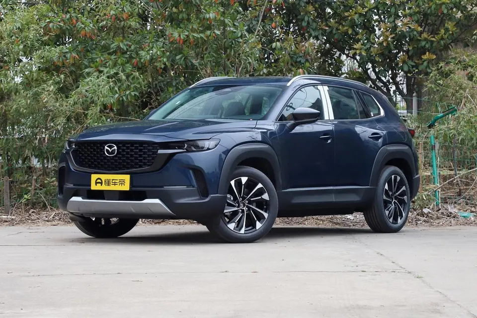 Mazda CX-50 — пример автомобиля с китайского рынка; комплектация выбранного объявления может отличаться