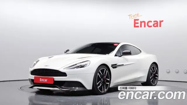 Aston Martin Vanquish — пример автомобиля с корейского рынка; комплектация выбранного объявления может отличаться