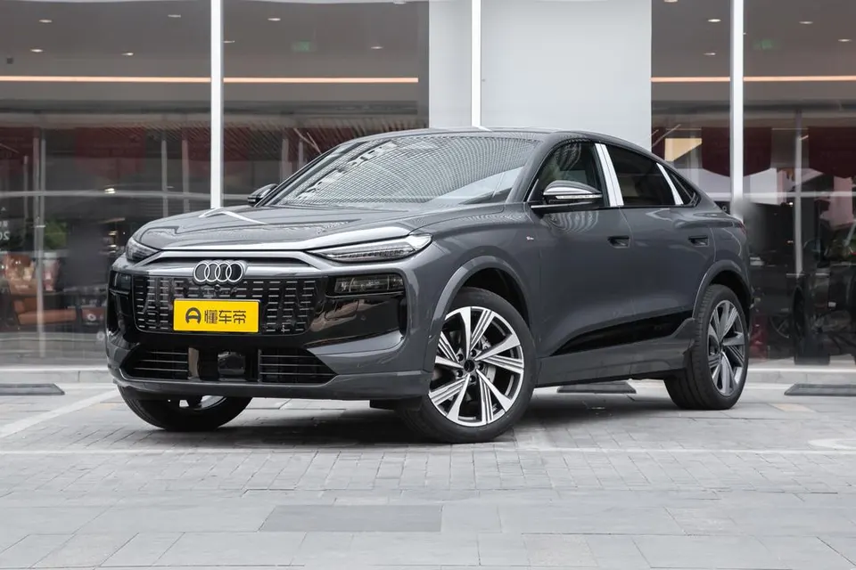 Audi Q6L Sportback e-tron — пример автомобиля с китайского рынка; комплектация выбранного объявления может отличаться