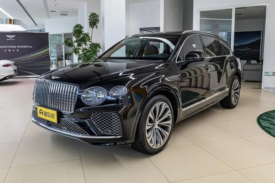 Bentley Bentayga — пример автомобиля с китайского рынка; комплектация выбранного объявления может отличаться