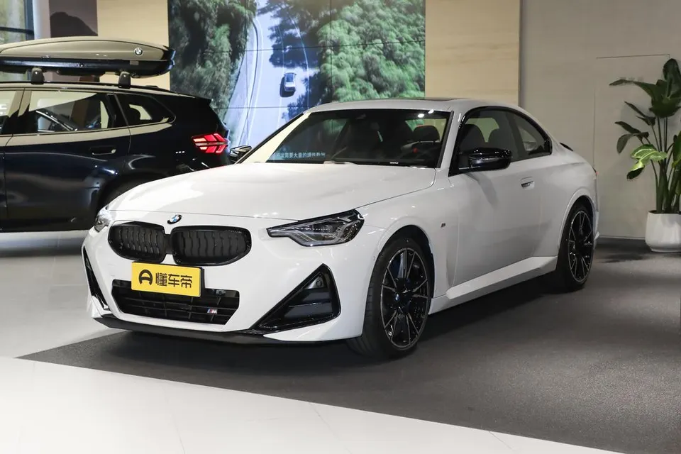 BMW 2-Series (imported) — пример автомобиля с китайского рынка; комплектация выбранного объявления может отличаться