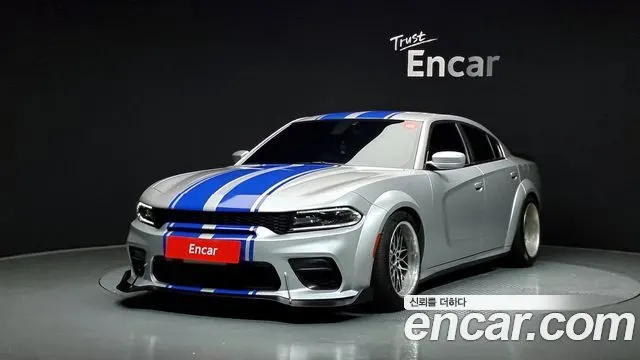 Dodge Charger — пример автомобиля с корейского рынка; комплектация выбранного объявления может отличаться