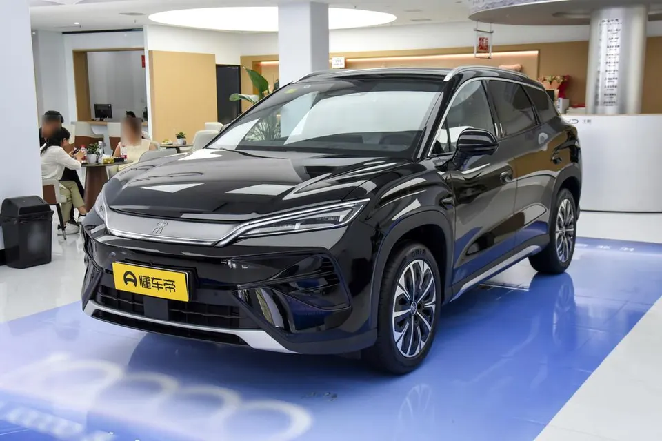 BYD Song Ultra DM — пример автомобиля с китайского рынка; комплектация выбранного объявления может отличаться