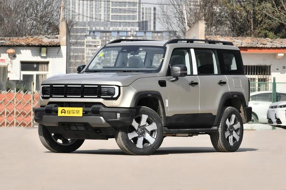 BAIC BJ BJ40 EREV — пример автомобиля с китайского рынка; комплектация выбранного объявления может отличаться