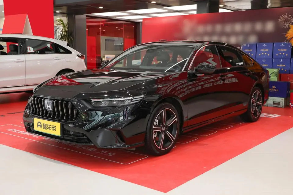 Honda Inspire PHEV — пример автомобиля с китайского рынка; комплектация выбранного объявления может отличаться