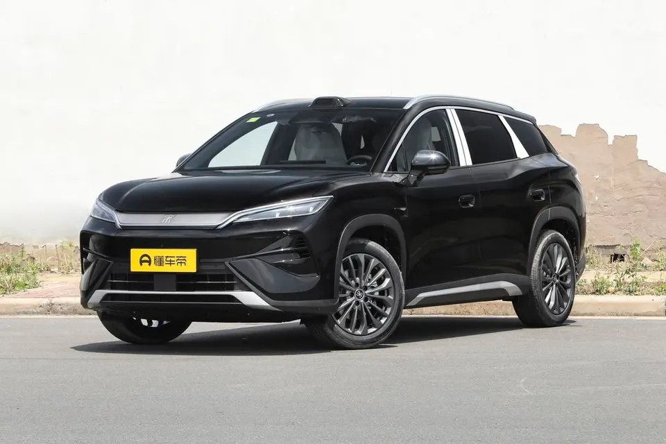 BYD Song Ultra EV — пример автомобиля с китайского рынка; комплектация выбранного объявления может отличаться