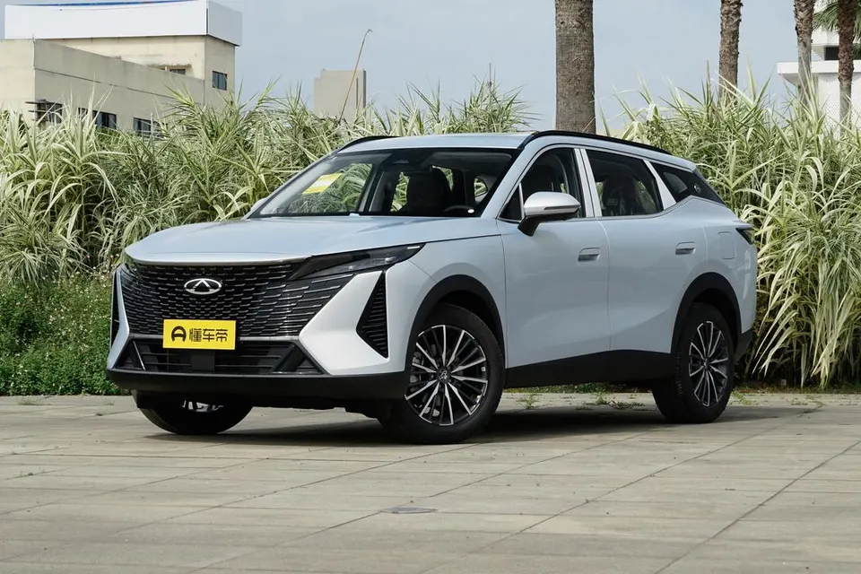 Chery Tiggo 7L — пример автомобиля с китайского рынка; комплектация выбранного объявления может отличаться