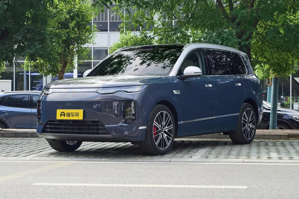 BYD Sealion 08 DM — пример автомобиля с китайского рынка; комплектация выбранного объявления может отличаться